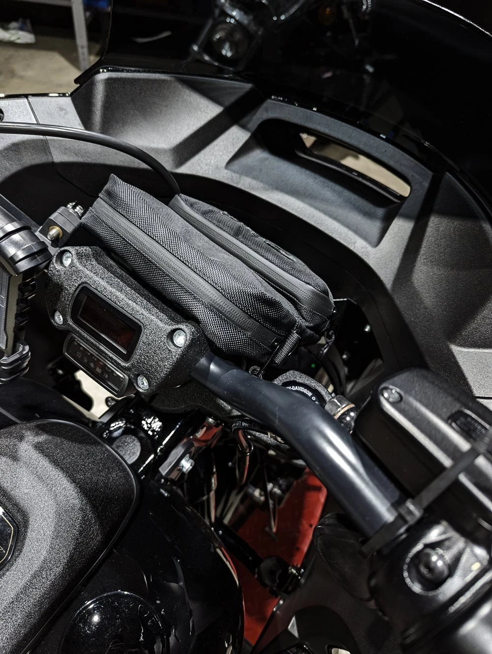 TC Bros. Motorcycle Handlebar Bag 6 TC Bros. Motorcycle Handlebar Bag - Image 4